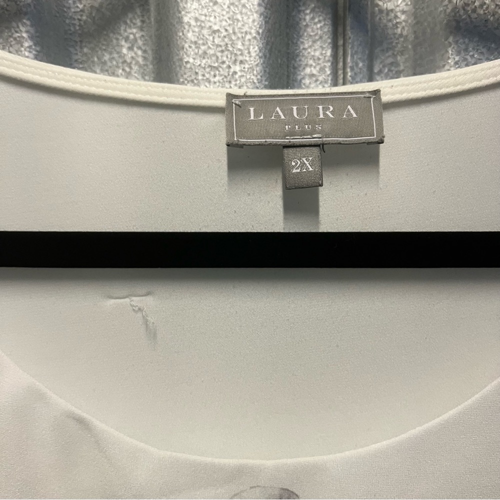 Laura T-shirt blouse sheer front and stretch back white with floral prin… - Picture 5 of 10